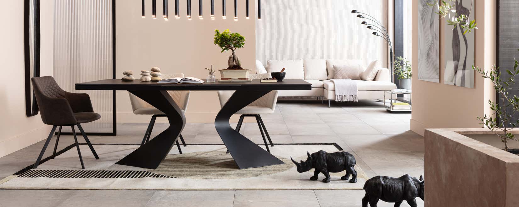 שולחנות מעוצבים