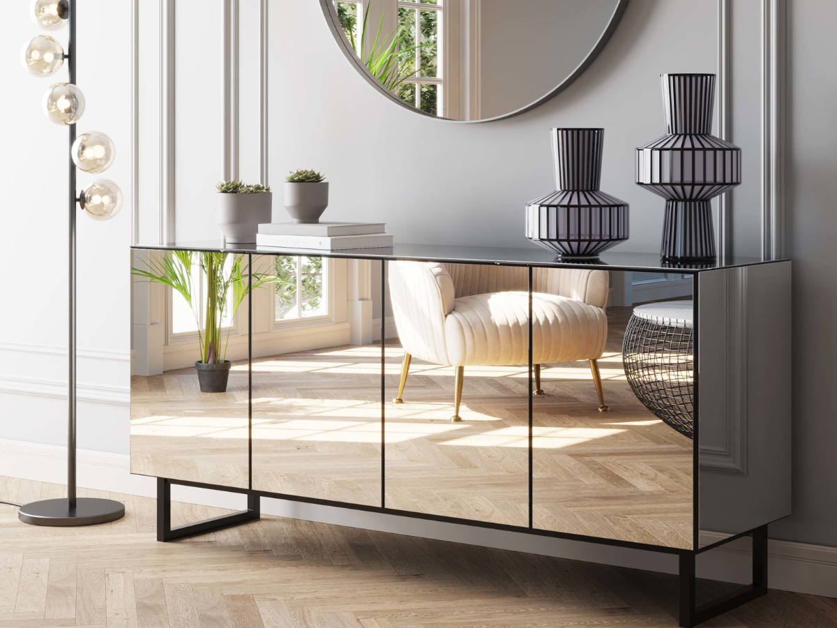 Spiegel und Spiegelmöbel.