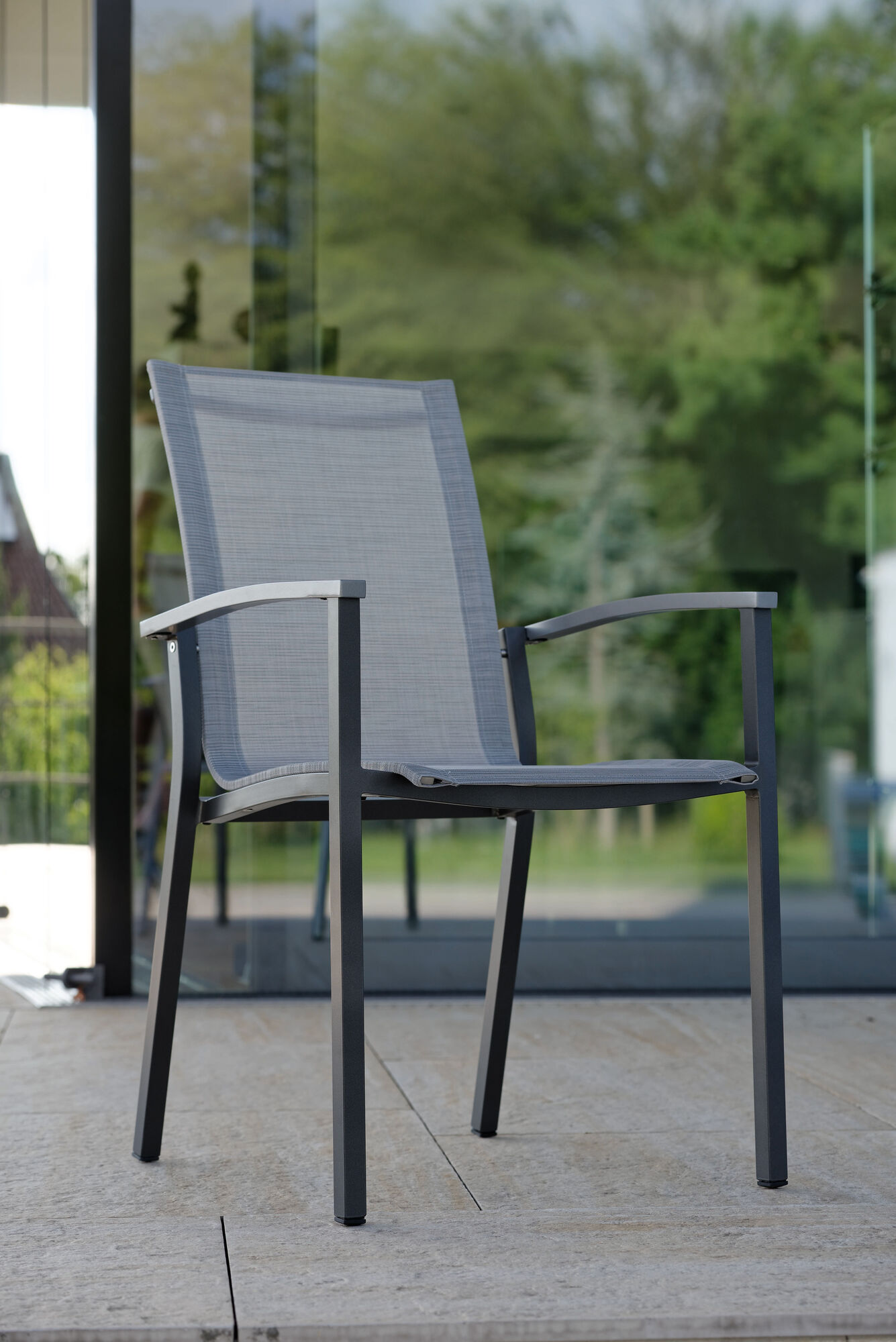 Stern Stapelsessel Evoee Alumin. anthrazit/silber – Grafik-1.